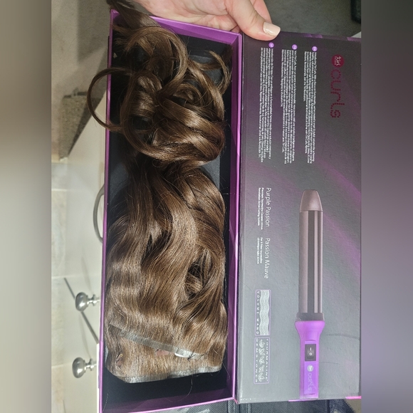 Clip in Medium Brown 18 inch Sally's extensions! - Picture 4 of 4